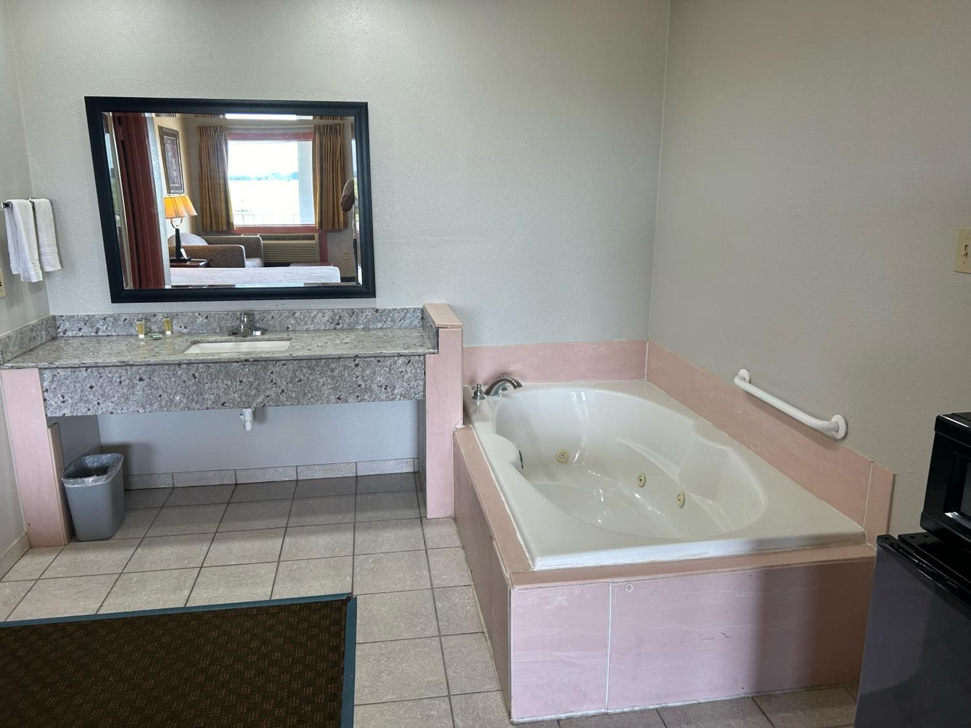 Eunice Howards Inn Motel מראה חיצוני תמונה